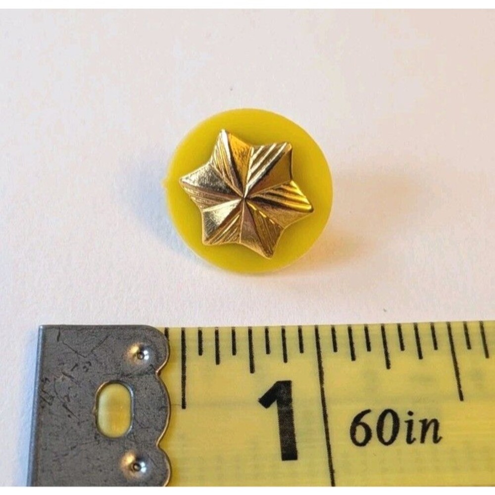 VTG 1990s Junior Girl Scouts Gold Tone Star Membership Service Pin Yellow Back
